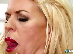 Shannon Blue's foot-long