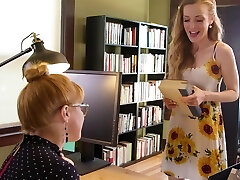 Mature lady teaches two college damsels all about female pleasures