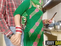 Freshly married bhabi humped by her devar in kitchen- Devar ne bhabi ke laakh mana karne pe bhi chod diya- Jony Darling