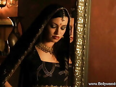 Belly Dancer Hotty Babe Rocks Belly Dancer Hotty Babe Rocks