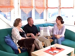 Mature woman moans while being torn up hard on the sofa - HD Mature woman moans while being torn up hard on the sofa - HD