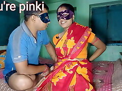 Indian bangali chachi ko vatije ne kutiya banakar jamke choda