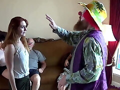 nuestra hija está atascada en cat : un preestreno