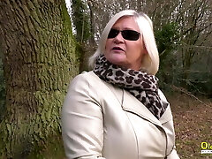 oldnanny, británico madura y lesbianas trampa