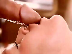 gęsta sperma wchodzi w soczyste usta młodej laski gęsta sperma wchodzi w soczyste usta młodej laski