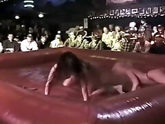womens oil wrestling catfight