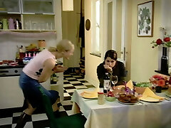 jeansowa spódnica w butach