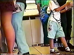 Bielizna metra nosić krótkie spódniczki