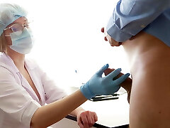 busty doktor dojenie prostaty. wsadziła palec w dupę busty doktor dojenie prostaty. wsadziła palec w dupę