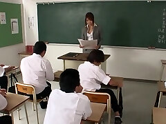 Teacher Yuuno Hoshi gets rampant at her class then sucks multiple fuck-sticks
