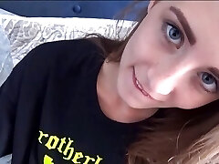 facet kręci domowe porno z młodą dziewczyną zbliżenie facet kręci domowe porno z młodą dziewczyną zbliżenie