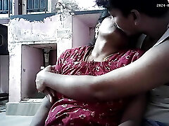 Indian hot house wife kissing and boobies pressing