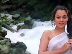 Bollywood Mandakini Raam Teri Ganga Maili