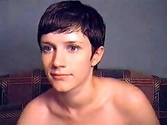 Short Haired Hottie Frigs And Fuck Stick&#039;s On Webcam