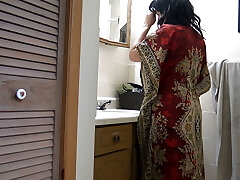 Punjabi step-mom fucked with big sausage before she goes to work