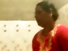 Desi Aunt snooped on washing her chubby body