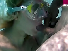 pływanie jak pieprzona syrena samantha cruz robi loda pod wodą pływanie jak pieprzona syrena samantha cruz robi loda pod wodą