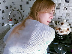 dlaczego macocha potrzebuje mojej spermy? dlaczego macocha potrzebuje mojej spermy?