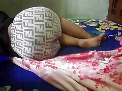 Working on Semok&#39;s sista-in-law who is alone