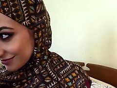 Gorgeous arab dancing and gigantic man No Money, No Problem Gorgeous arab dancing and gigantic man No Money, No Problem