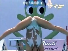 Synchronised swimming oops - split gams pussy view Synchronised swimming oops - split gams pussy view