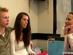 busty model w łazienkach busty model w łazienkach