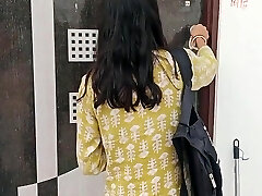 college se rahi ladki ko choda