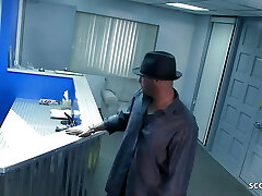 sekretarz latina holly anal fucked przez nieznajomych w biurze