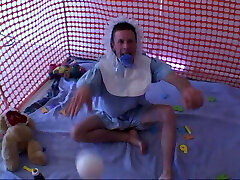 staruszek zatrudnił staranną opiekunkę do swojego zarośniętego ignoranta staruszek zatrudnił staranną opiekunkę do swojego zarośniętego ignoranta