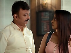 indyjska para świętuje rocznicę w sypialni indyjska para świętuje rocznicę w sypialni