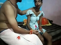 mój chłopak przyszedł z podróży, a teraz, gdy jest tutaj, zaczynam ssać jego ogromnego kutasa, zostawiam go ze śliną mój chłopak przyszedł z podróży, a teraz, gdy jest tutaj, zaczynam ssać jego ogromnego kutasa, zostawiam go ze śliną