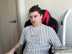 My girlfriend eyed how I'm cheating on her and she loved it