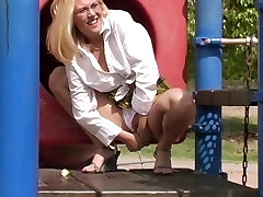 Preciosa anglosajona object insertion yellow veggie public p