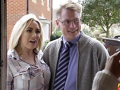 Bisexuall threesome with Karlie Simon is memorable for this couple