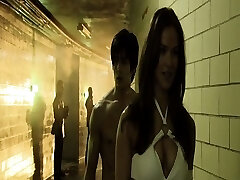 Kelly Overton showing us her cleavage and ass cleavage in Kelly Overton showing us her cleavage and ass cleavage in