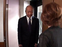 Japanese housewife torn up by her husband and his friends! Japanese housewife torn up by her husband and his friends!