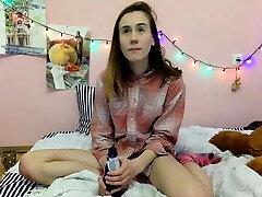 Cute Huge-chested Teen Webcam Solo