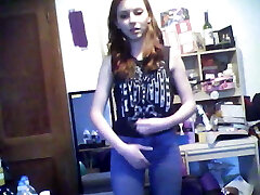 meando pantalon y bragas rojas meando pantalon y bragas rojas