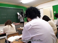 School nurse Nahomi Asakura makes a patient hard and jizz