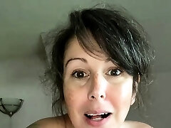 Big boob dark-haired masturbates on webcam