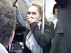 блондиночка нащупала в автобусе