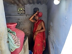Newly married bhabhi ko Bathroom Fucked Indian bhabhi devar Dasi hump
