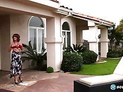 A swimsuit GILF fills her ass A swimsuit GILF fills her ass