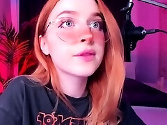 Blonde amateur gives cam show with toys