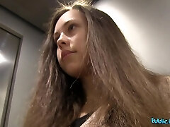 Amateur brunette Abril Alol takes a lot of money for her honeypot