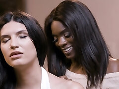 Interracial lesbian fingering with Ana Foxxx and Zariah Aura