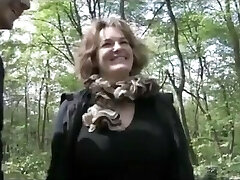 Huge mature mom picked up and fucked in the woods