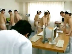 japonaise nue infirmière à l'hôpital