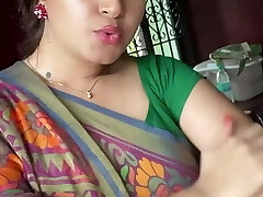 sexy Indian Aunty Glorious Green Saree sexy Indian Aunty Glorious Green Saree