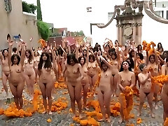 100 Mexican naked women group